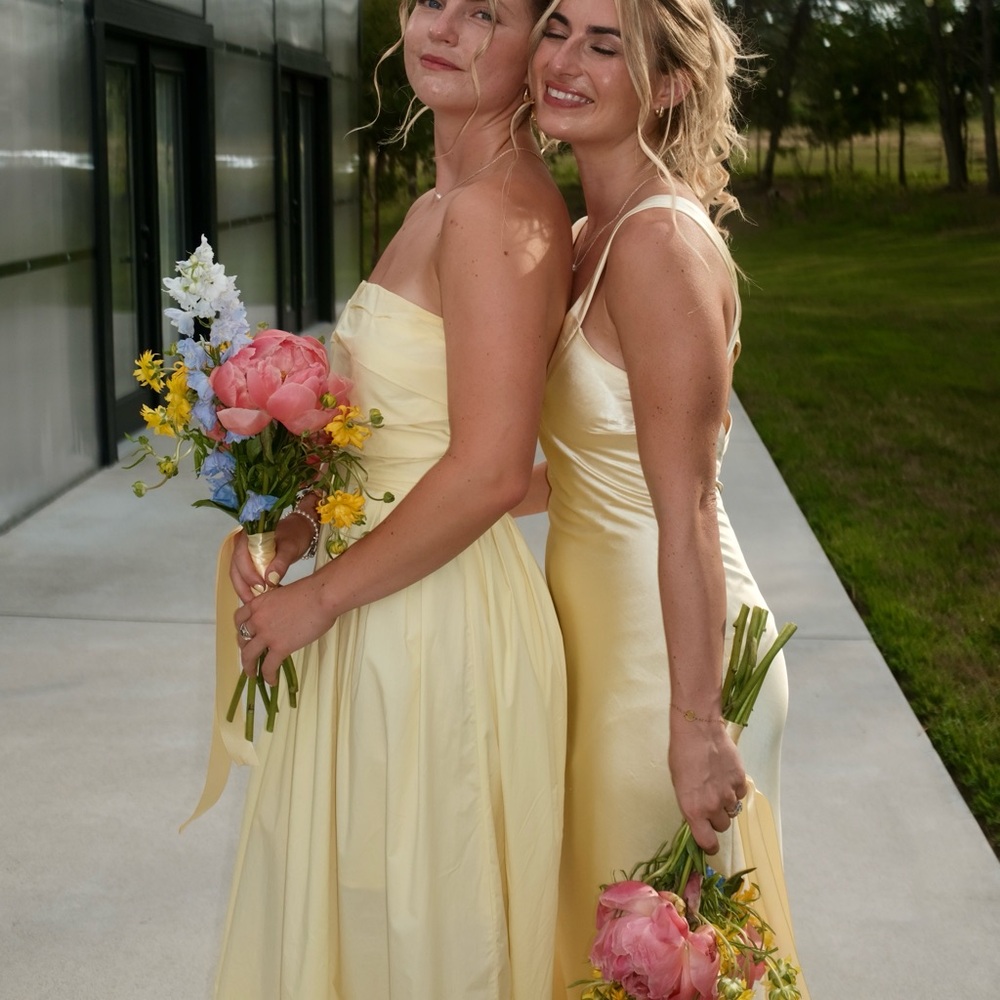 Elegant Yellow strapless Dress